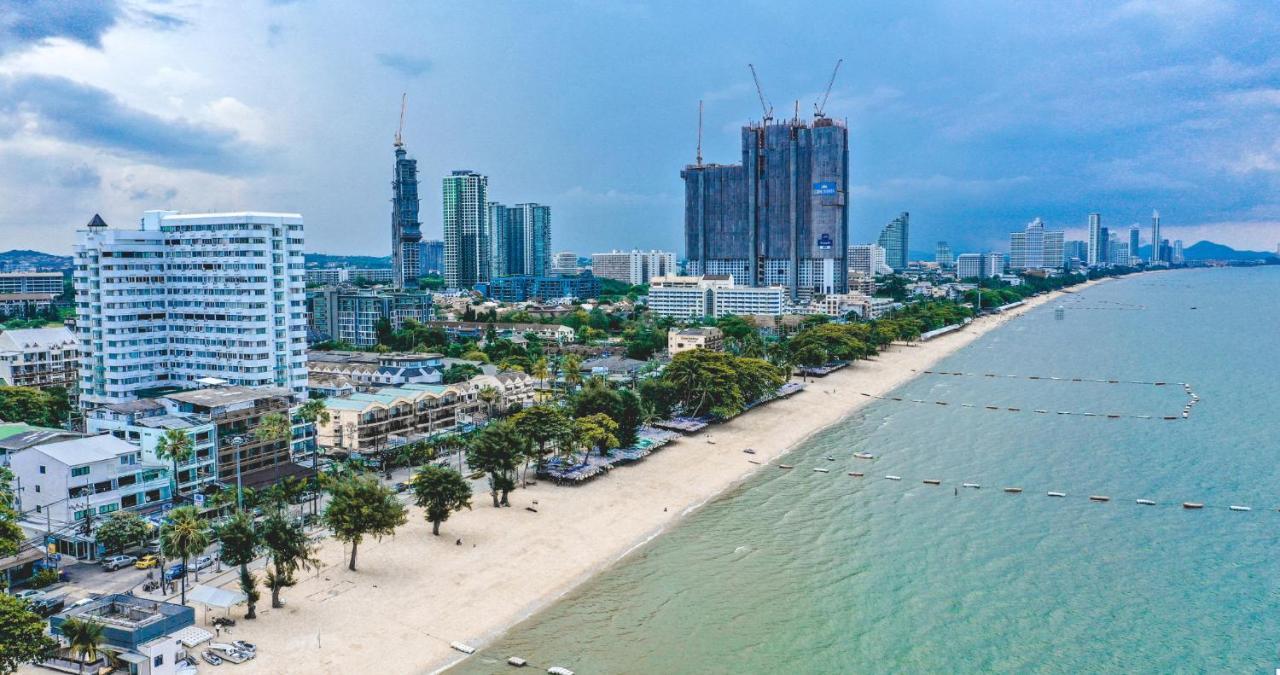 Happy Vikings - Beachfront Jomtien Beach Exterior foto