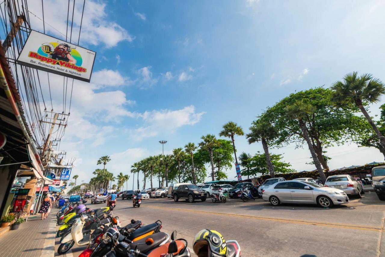 Happy Vikings - Beachfront Jomtien Beach Exterior foto