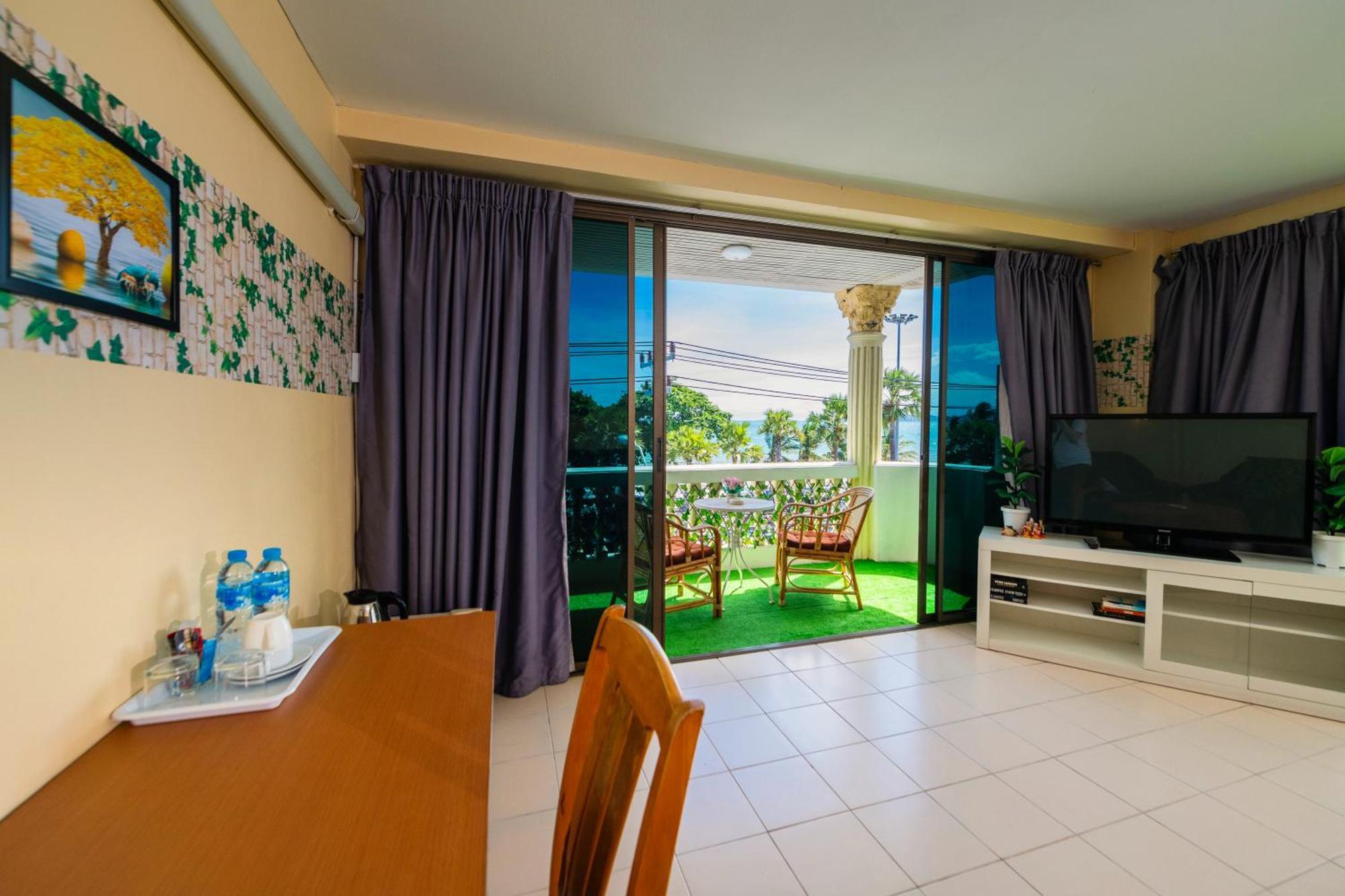 Happy Vikings - Beachfront Jomtien Beach Exterior foto